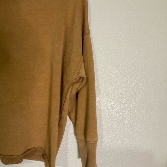 Aerie Fleece Slouchy Turtleneck Tan Camel Boho Oversized Comfy Sweatshirt Size M - Picture 4 of 13